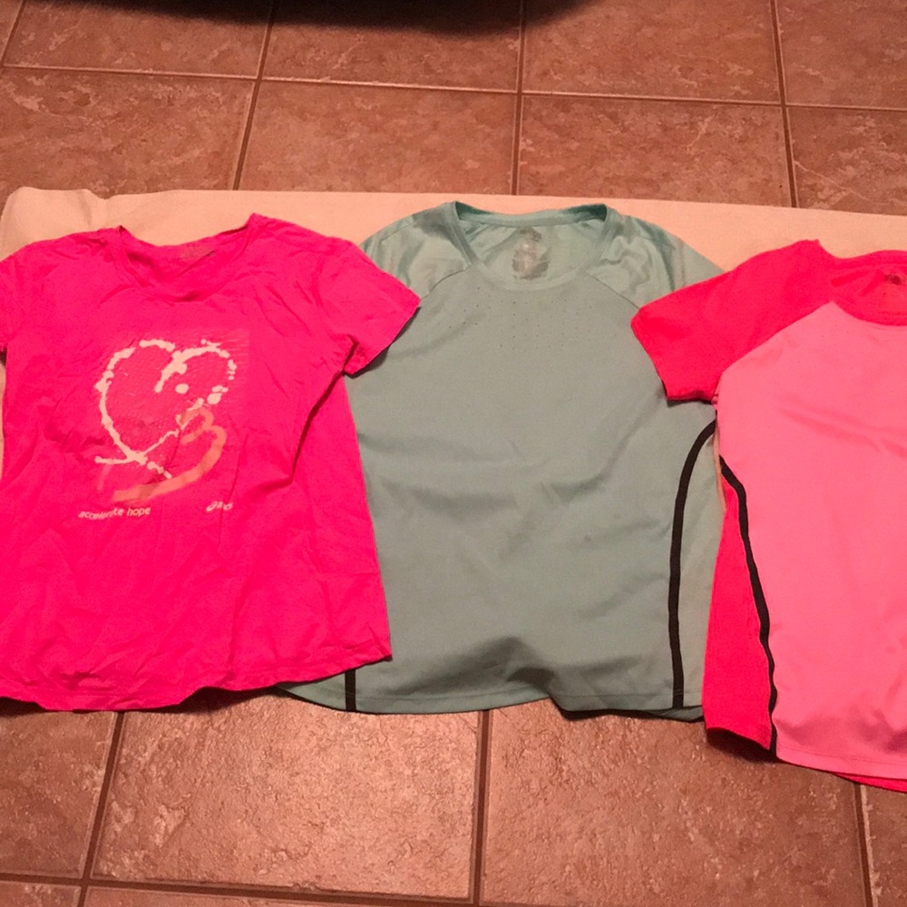 Set of 3 workout tops